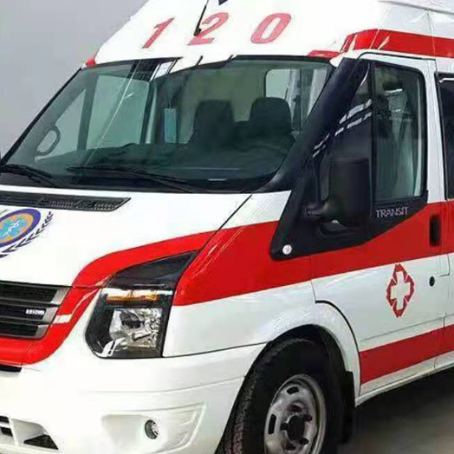 右江非急救护送病人转院租赁救护车的优缺点对比